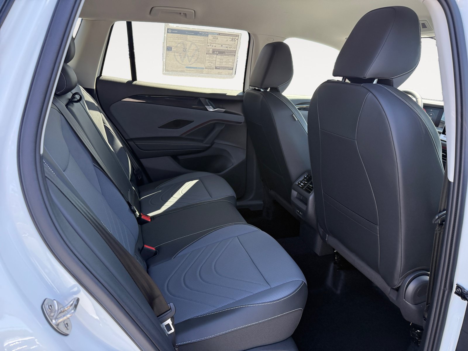 New 2026 Volkswagen Tiguan SE FWD image 18