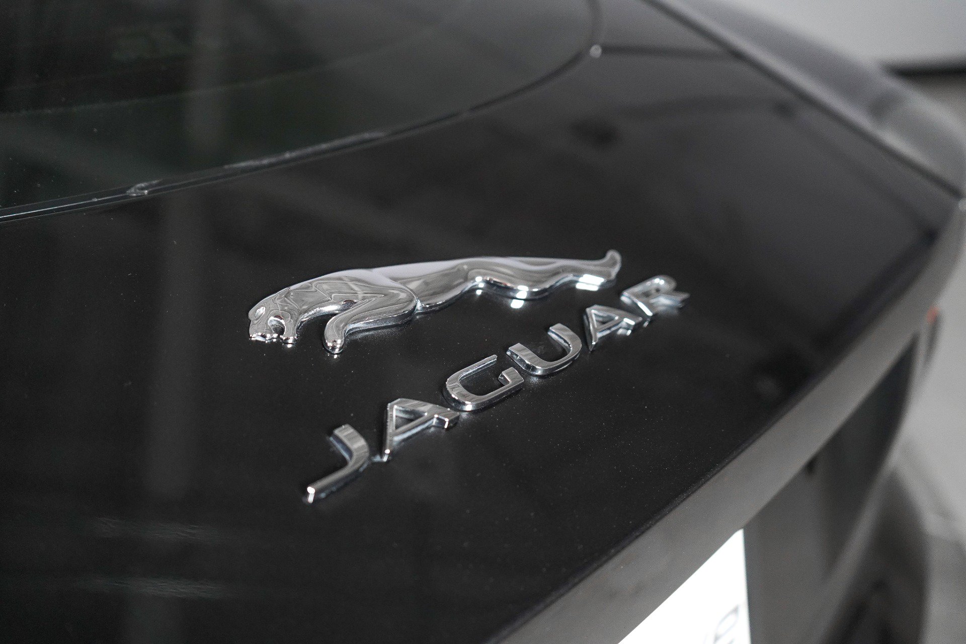 Used 2015 Jaguar F-TYPE S RWD image 11