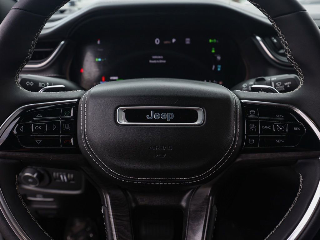 Used 2024 Jeep Grand Cherokee Overland w/ Luxury Tech Group IV image 24