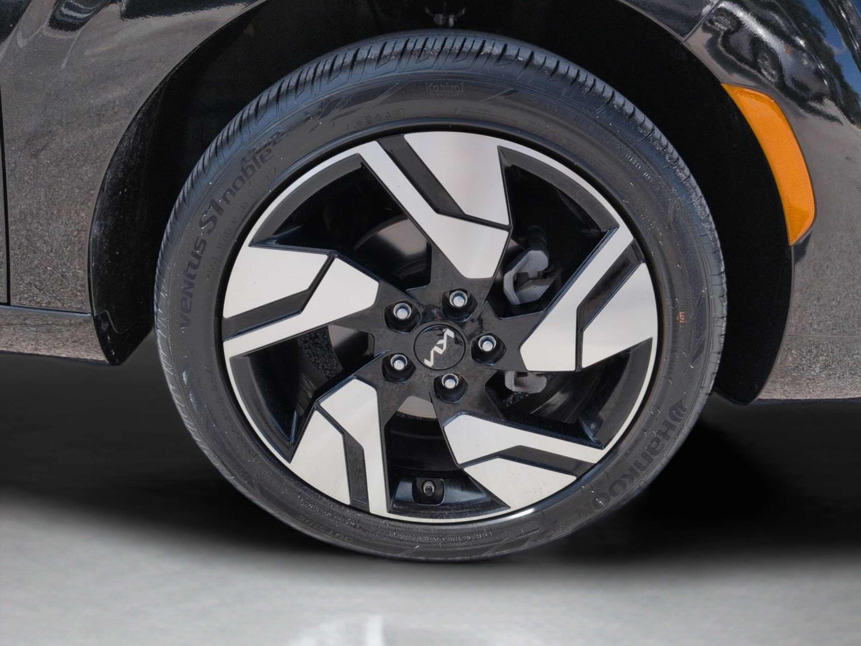 Certified 2025 Kia Soul GT-Line FWD image 13