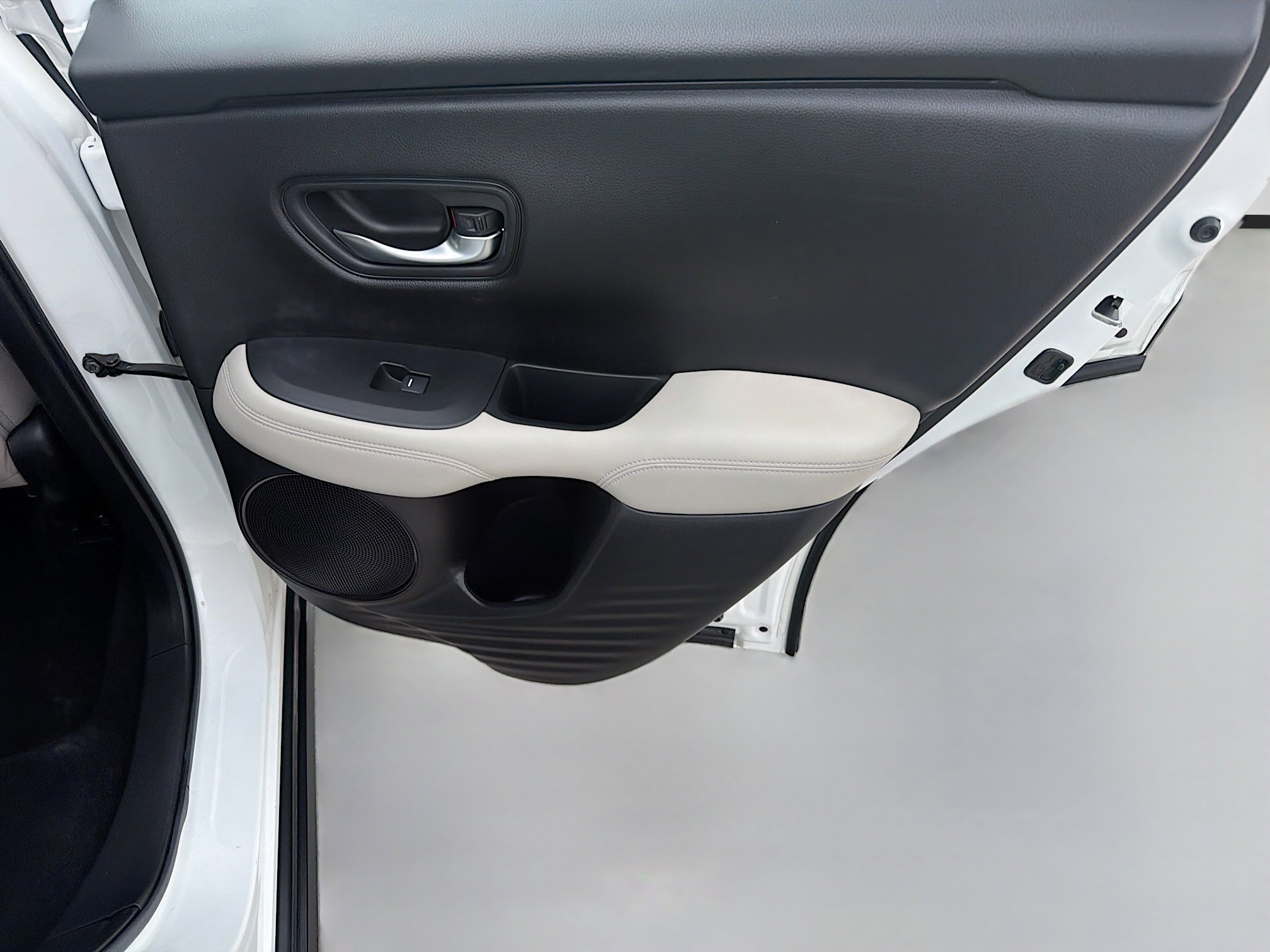 Certified 2023 Honda HR-V LX image 29