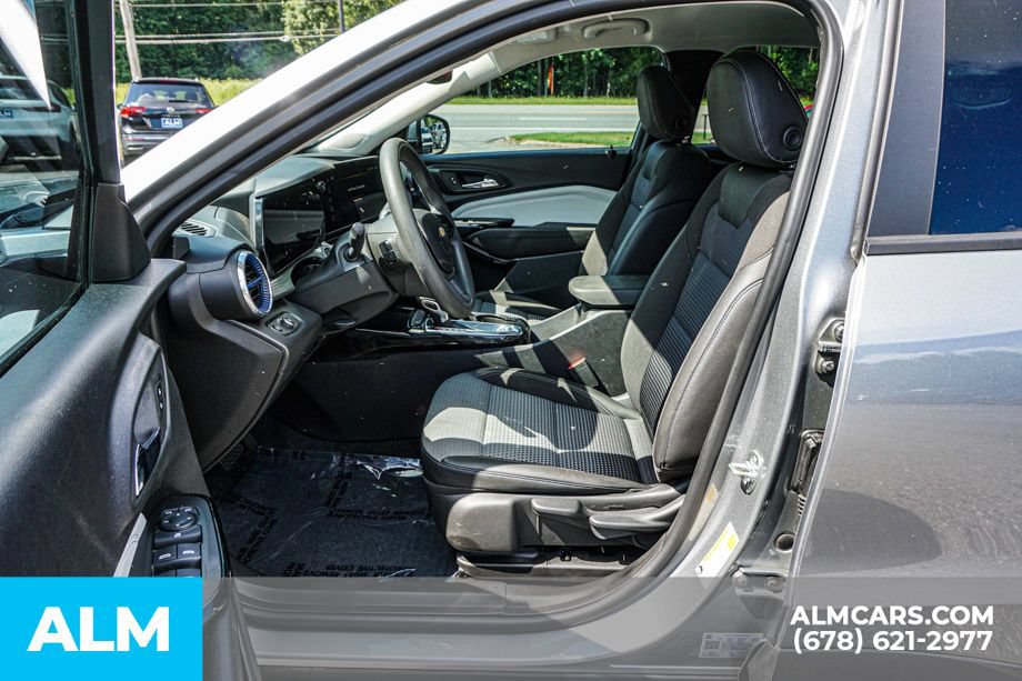 Used 2025 Chevrolet Trax LT FWD image 18