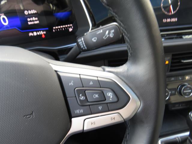 Used 2023 Volkswagen Jetta SE w/ Panoramic Sunroof Package image 12