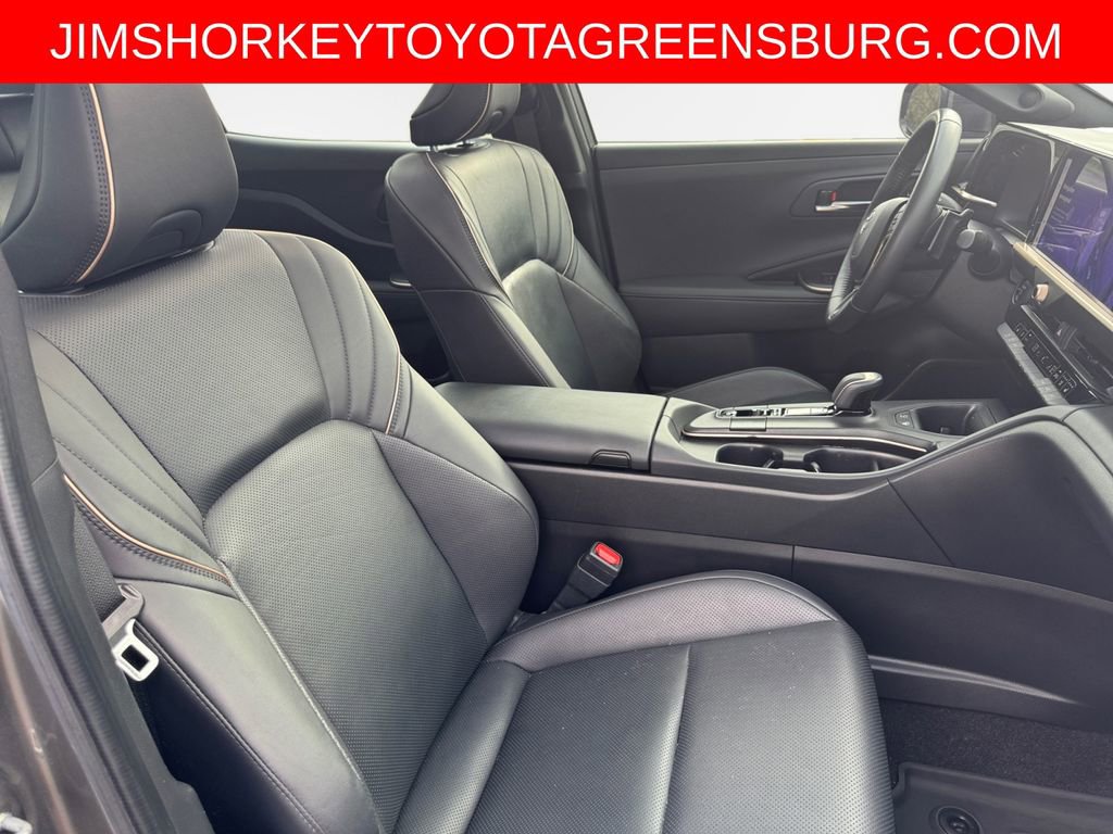 Used 2023 Toyota Crown Platinum image 26