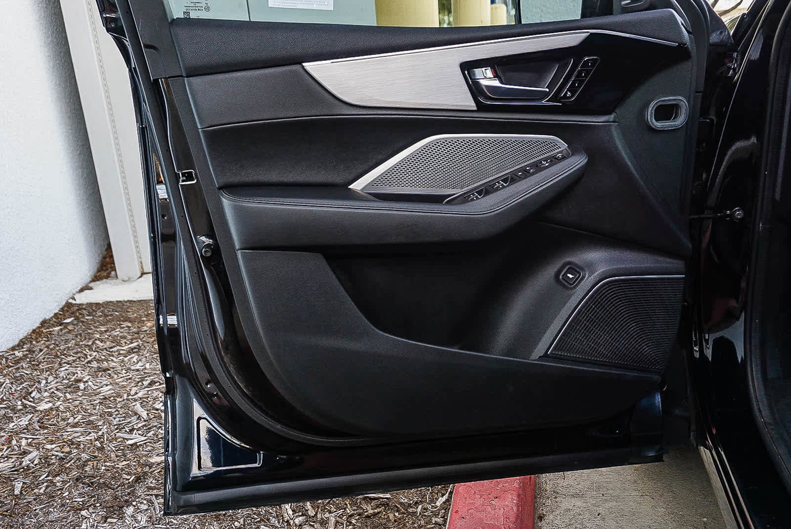 Used 2023 Acura MDX SH-AWD image 23