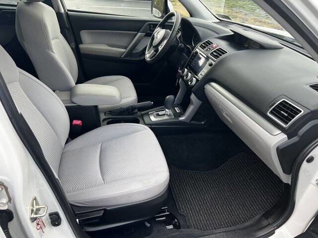 Used 2018 Subaru Forester 2.5i Premium w/ All-Weather Package image 13