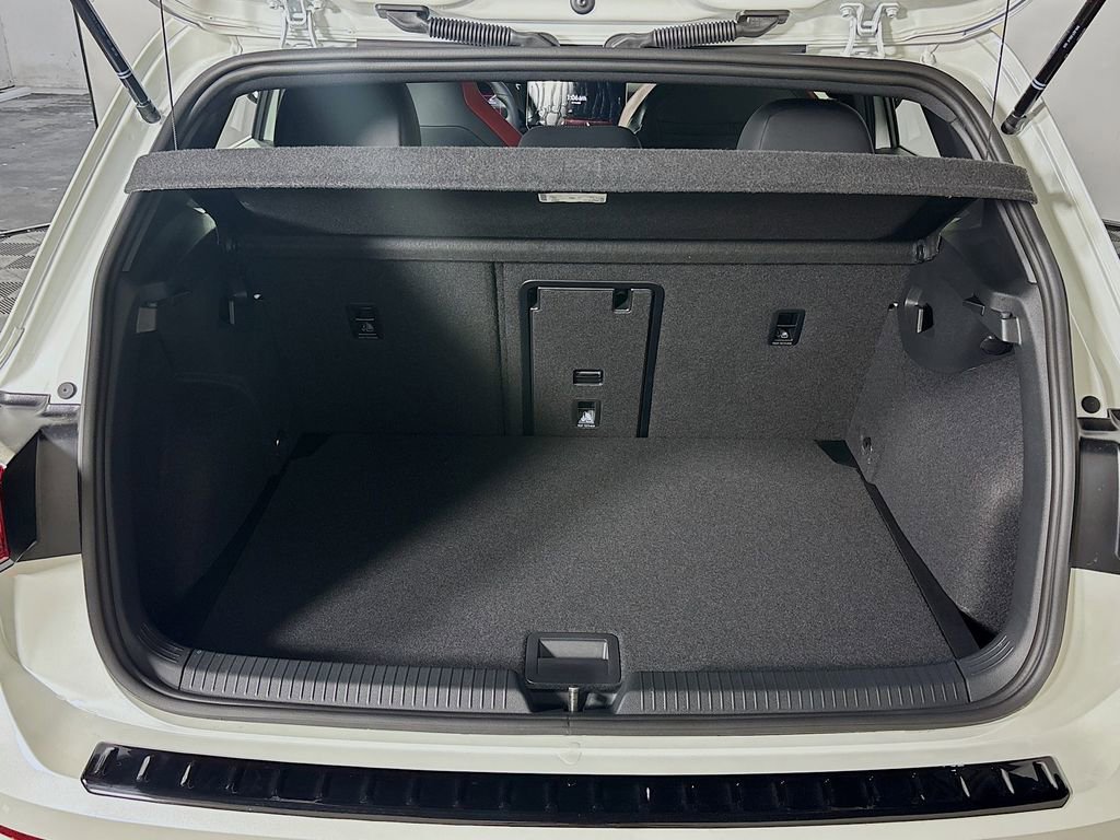 New 2025 Volkswagen GTI SE FWD image 22