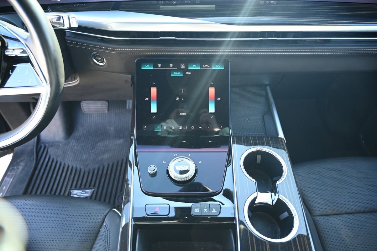 Used 2025 Cadillac Escalade Premium Luxury w/ LPO, Floor Liner Package image 33