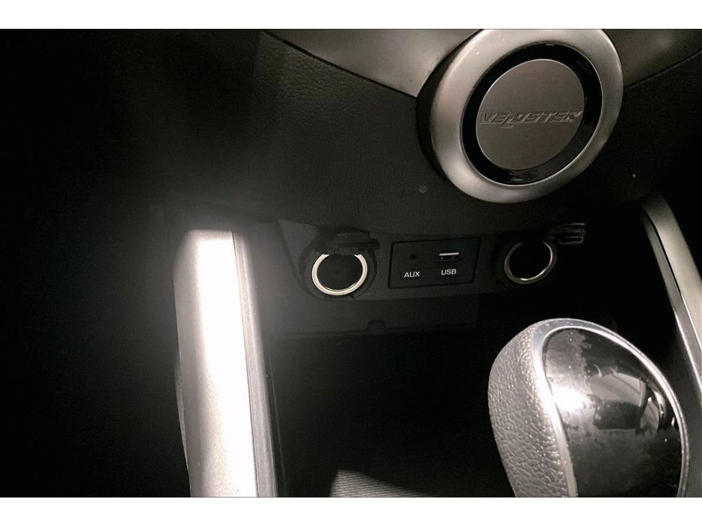 Used 2016 Hyundai Veloster image 33
