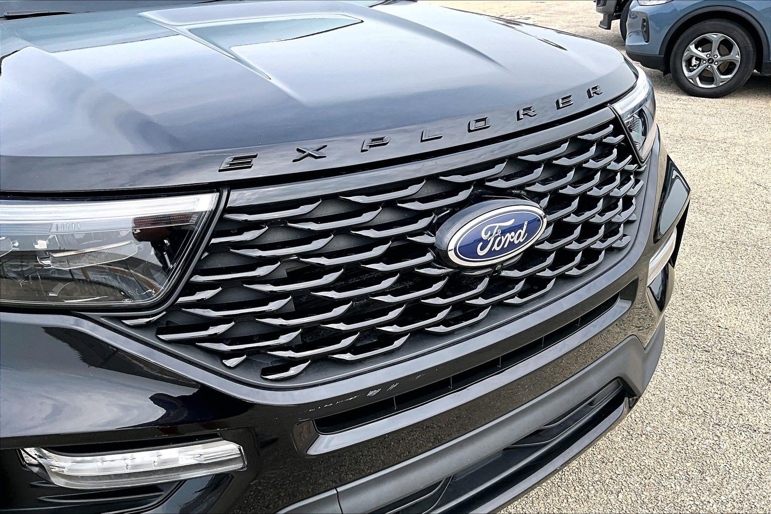 Used 2024 Ford Explorer ST-Line w/ Class IV Trailer Tow Package AWD/4WD image 32