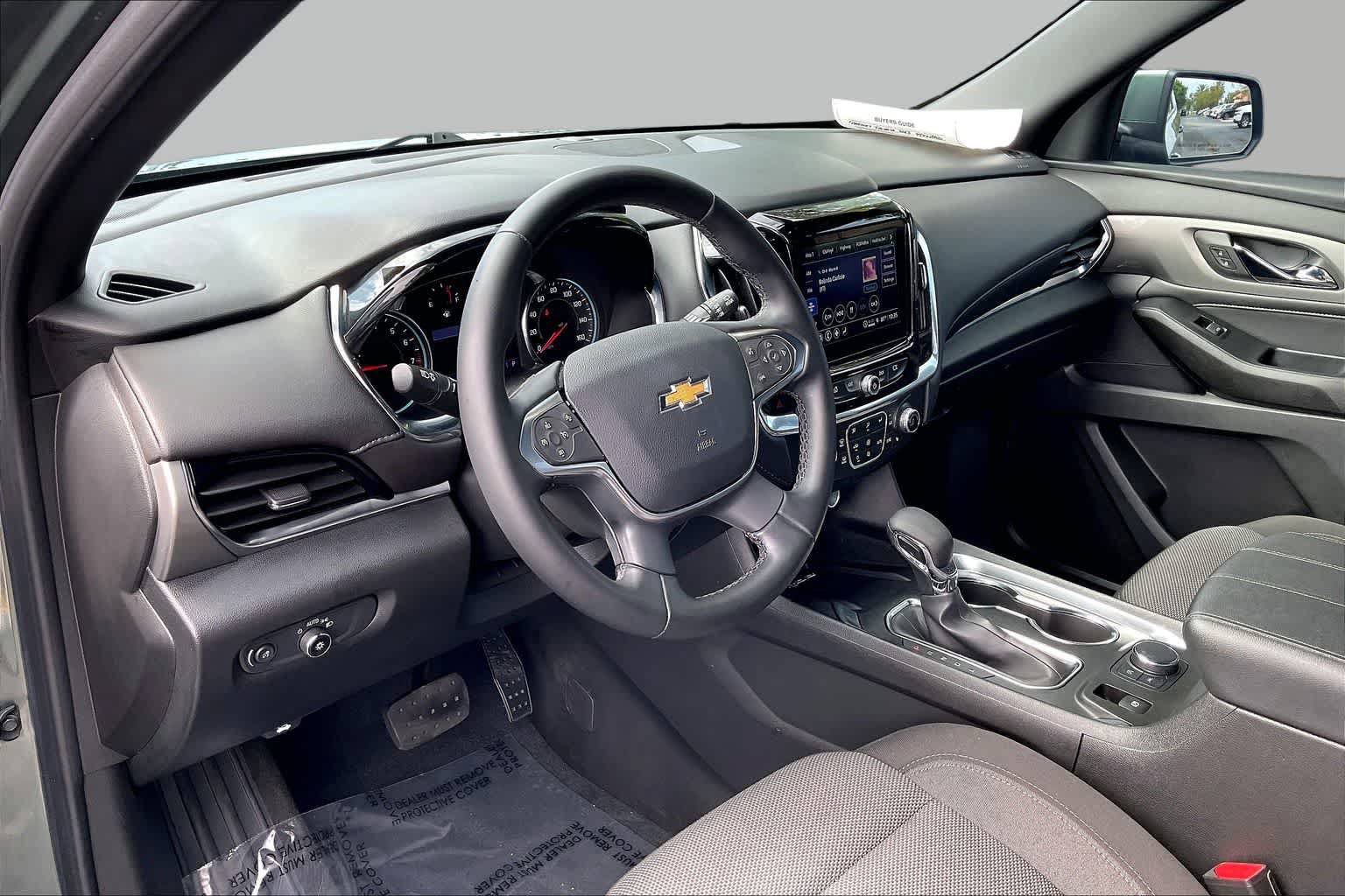 Used 2023 Chevrolet Traverse LT FWD image 14
