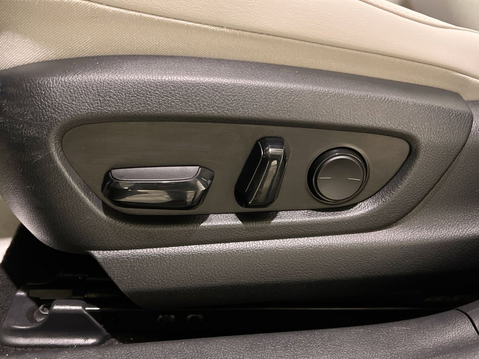 Used 2020 Lexus UX 250h w/ Accessory Package 2 image 23