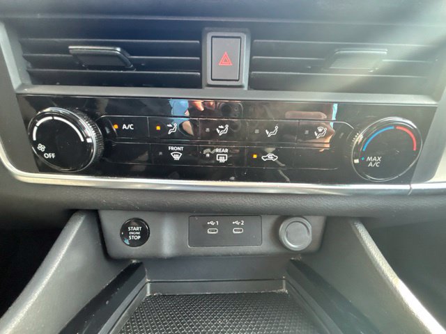 Used 2024 Nissan Rogue S AWD/4WD image 29