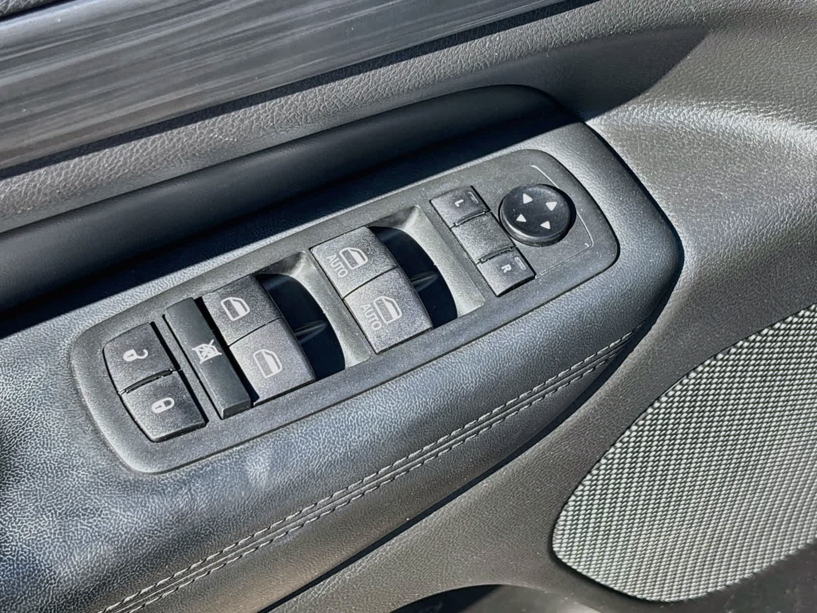 Used 2021 Jeep Grand Cherokee Laredo X AWD/4WD image 18
