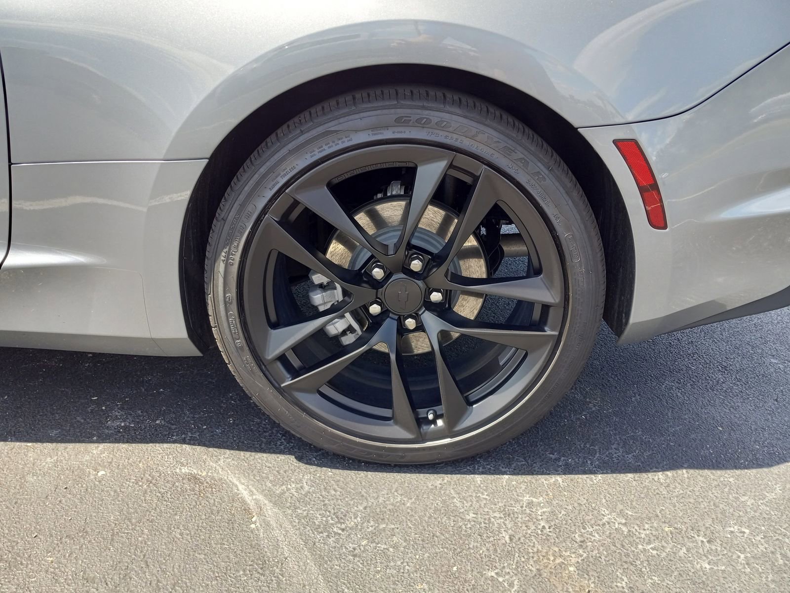 Used 2023 Chevrolet Camaro LT w/ Technology Package image 11