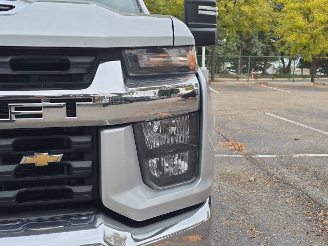 Used 2022 Chevrolet Silverado 2500 LT w/ Convenience Package AWD/4WD image 9