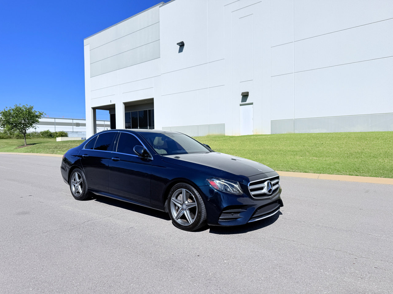 Used 2017 Mercedes-Benz E 300 image 10
