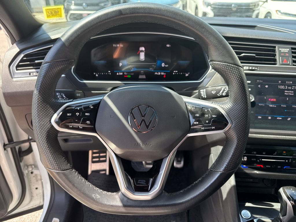 Used 2024 Volkswagen Tiguan SE R-Line AWD/4WD image 11