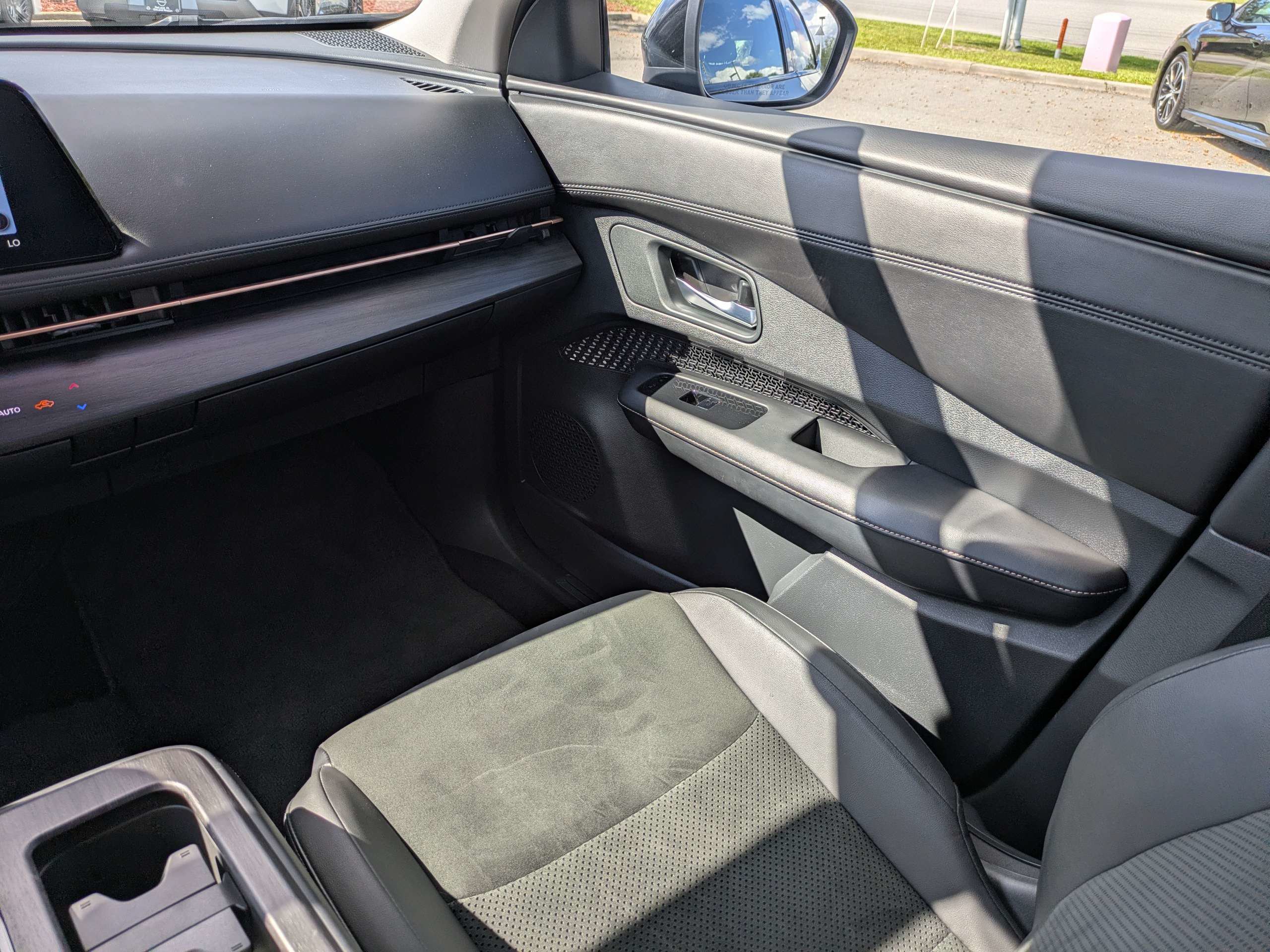 Certified 2024 Nissan Ariya AWD image 18