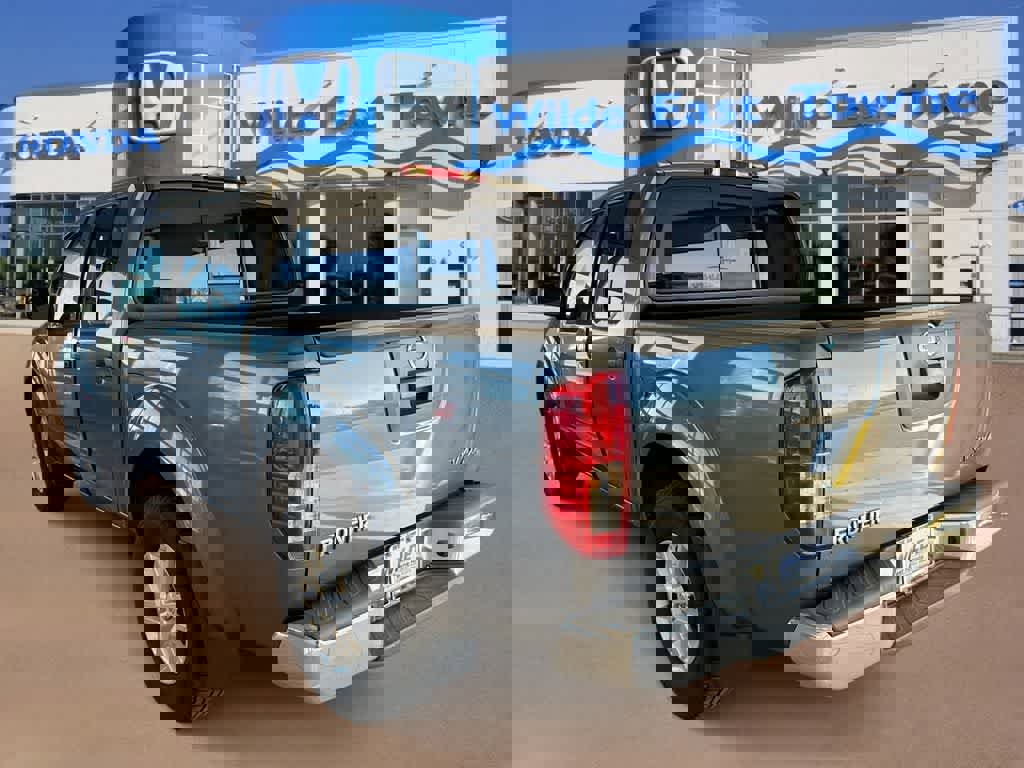 Used 2017 Nissan Frontier SV image 6