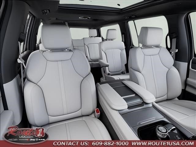 New 2026 Jeep Grand Wagoneer L 4WD w/ Premium Group I image 17