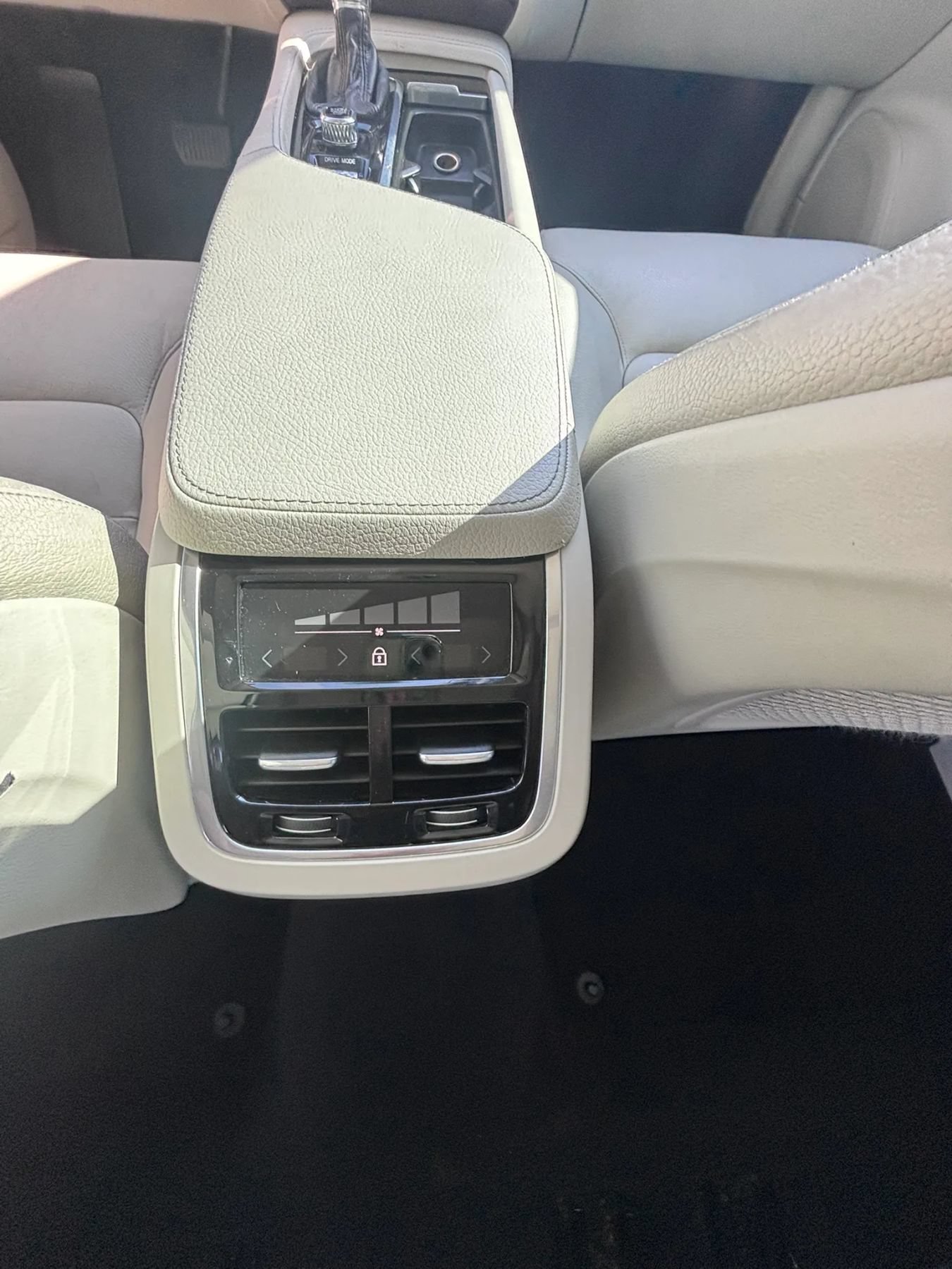 Used 2019 Volvo XC90 T6 Momentum w/ Advanced Package AWD/4WD image 22