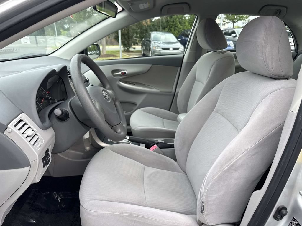 Used 2010 Toyota Corolla LE FWD image 10