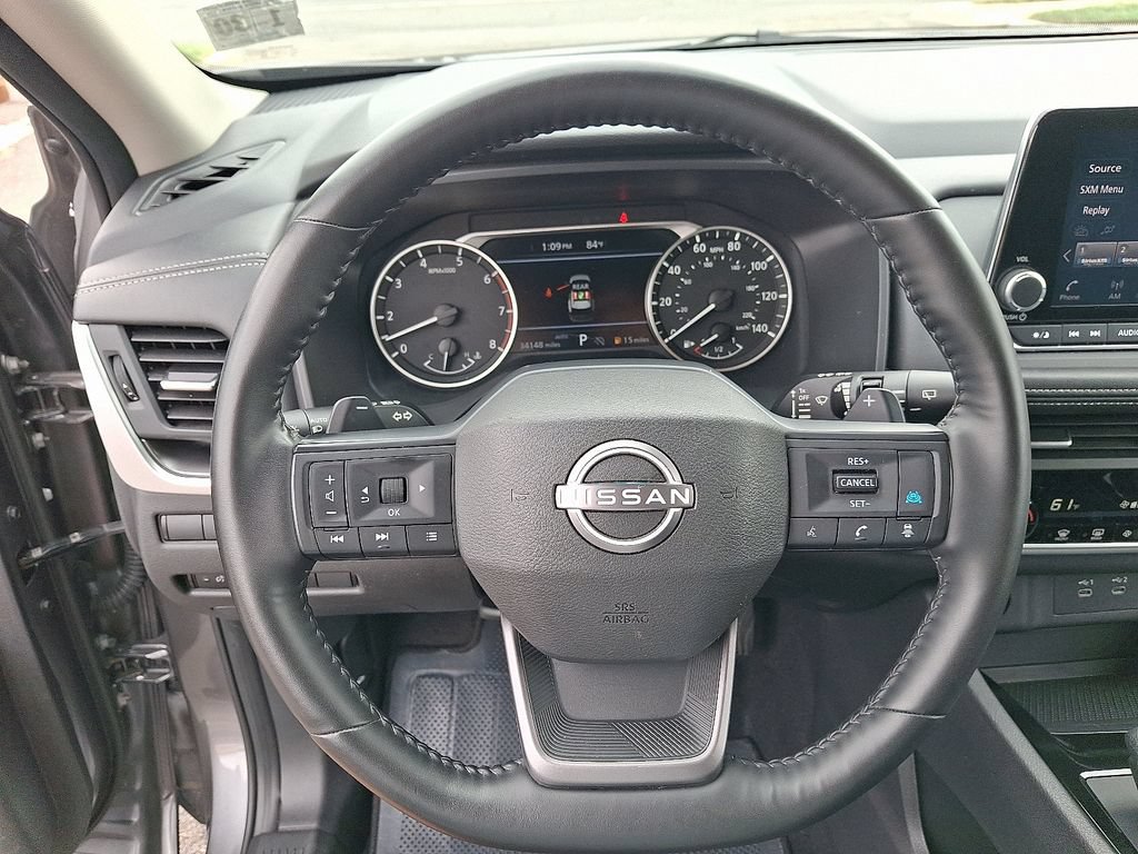 Used 2025 Nissan Rogue SV AWD/4WD image 19