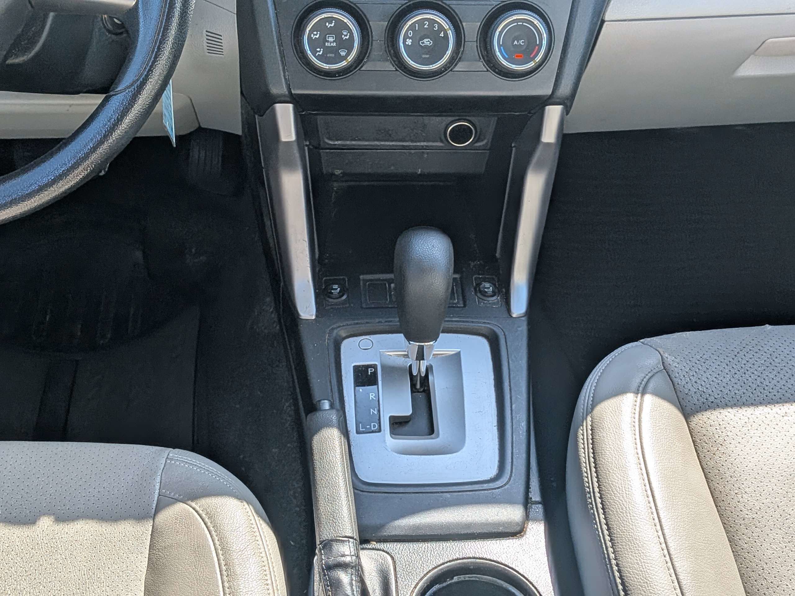 Used 2014 Subaru Forester 2.5i AWD/4WD image 18