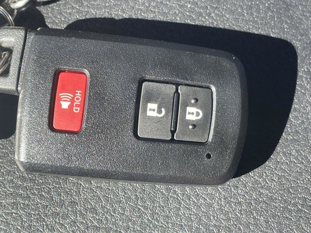 Used 2018 Toyota Tacoma Limited AWD/4WD image 4
