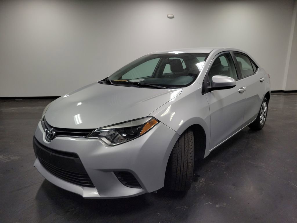 Used 2015 Toyota Corolla LE image 4