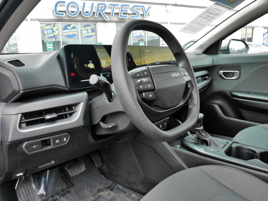 Used 2025 Kia K4 LXS image 23