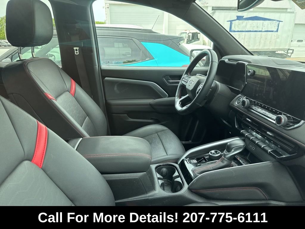 Used 2024 Chevrolet Colorado Z71 w/ Z71 Convenience Package 2 AWD/4WD image 3