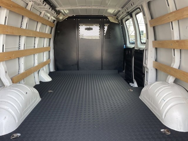 Used 2023 GMC Savana 2500 w/ Driver Convenience Package image 12