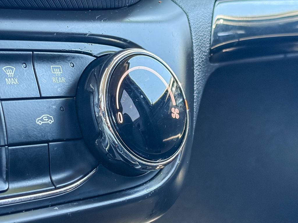 Used 2023 Chevrolet TrailBlazer LS FWD image 26