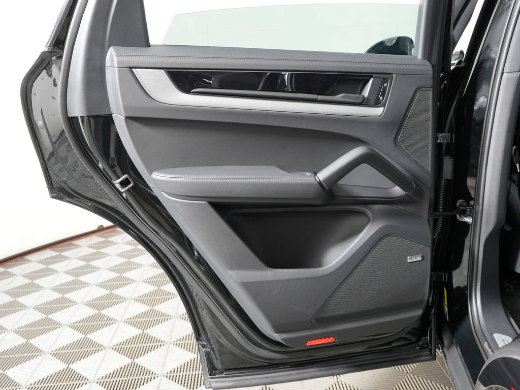 New 2026 Porsche Cayenne AWD/4WD image 32