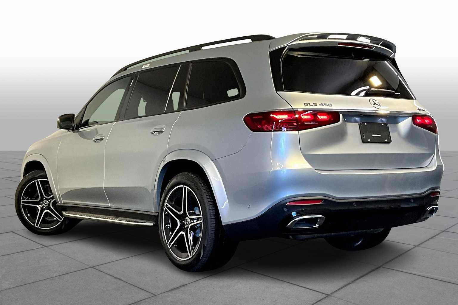 New 2026 Mercedes-Benz GLS 450 4MATIC image 3