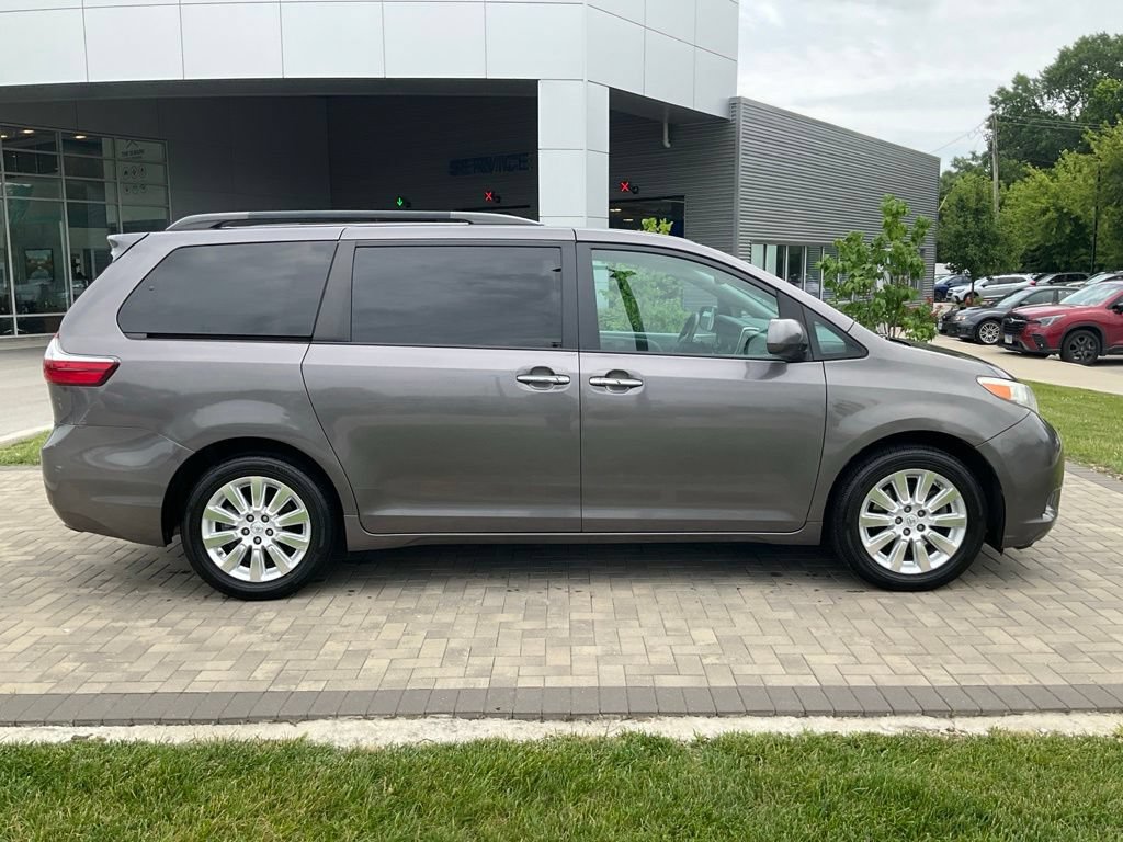 Used 2015 Toyota Sienna XLE AWD/4WD image 7