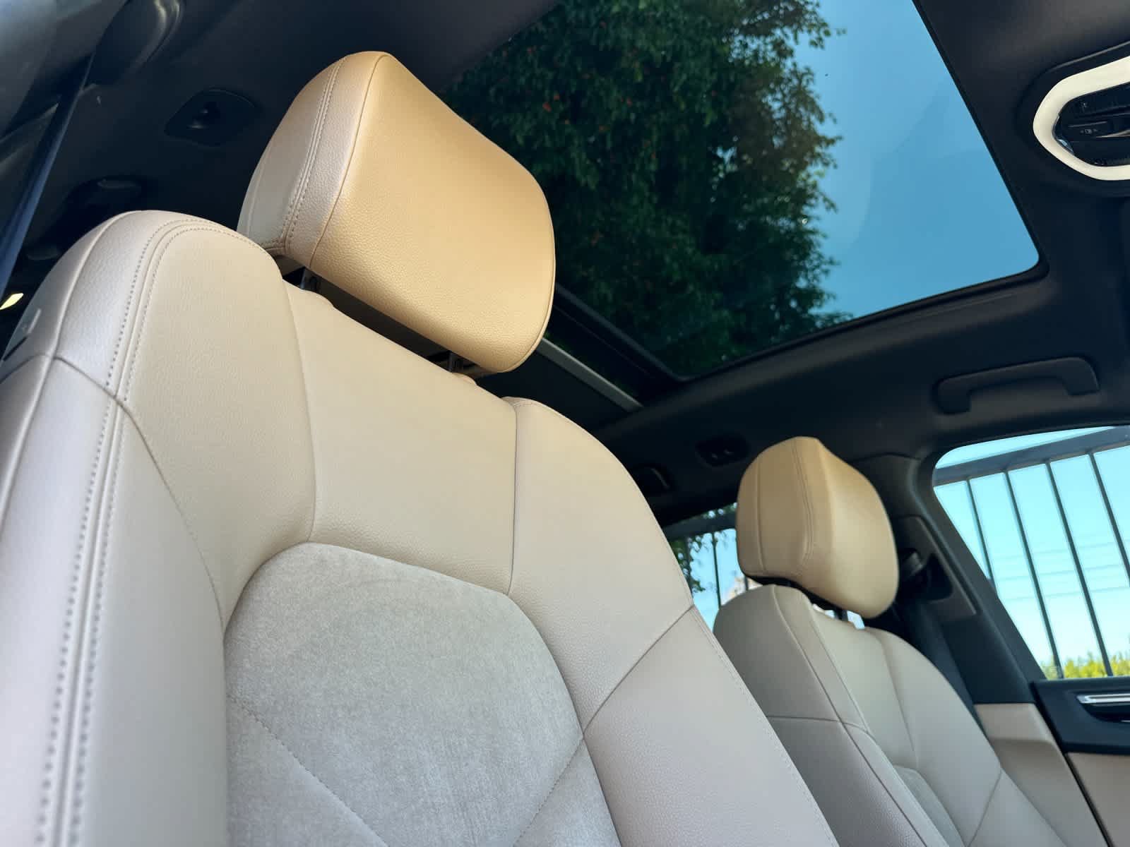 Certified 2019 Porsche Macan AWD/4WD image 18
