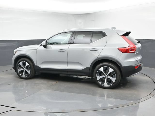 Used 2024 Volvo XC40 B5 Plus w/ Protection Package Premier AWD/4WD image 7