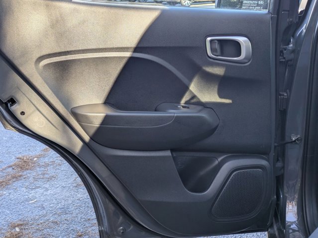 Used 2025 Hyundai Venue SEL image 20