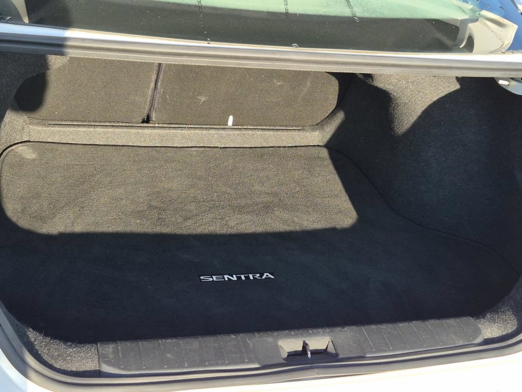 Used 2021 Nissan Sentra SV FWD image 9