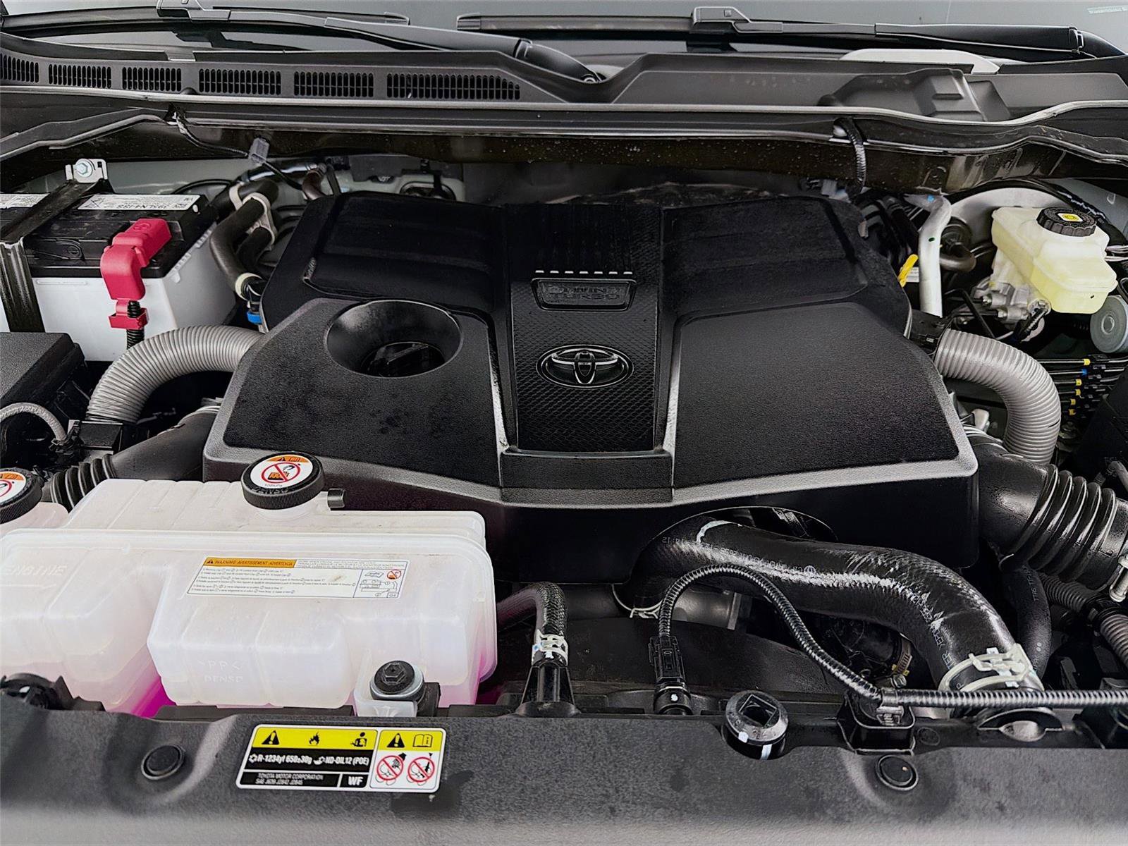 Used 2026 Toyota Tundra Limited AWD/4WD image 28