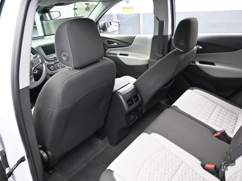 Used 2023 Chevrolet Equinox LS image 35