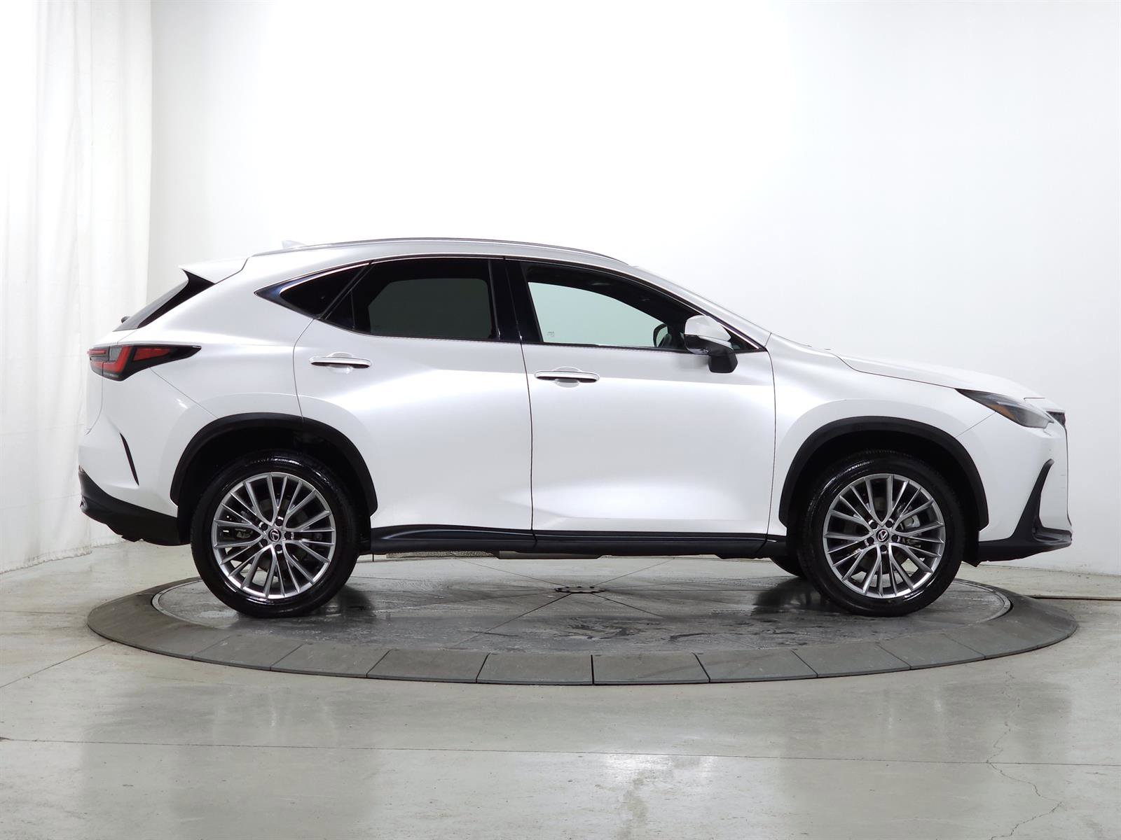 Certified 2025 Lexus NX 350h AWD w/ Rear Seat Package image 10