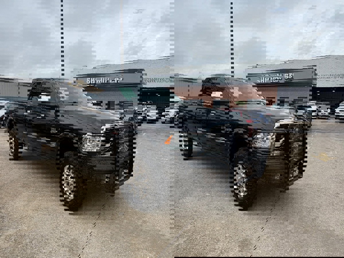 Used 2018 RAM 3500 Laramie Longhorn w/ Longhorn Southfork Package image 2