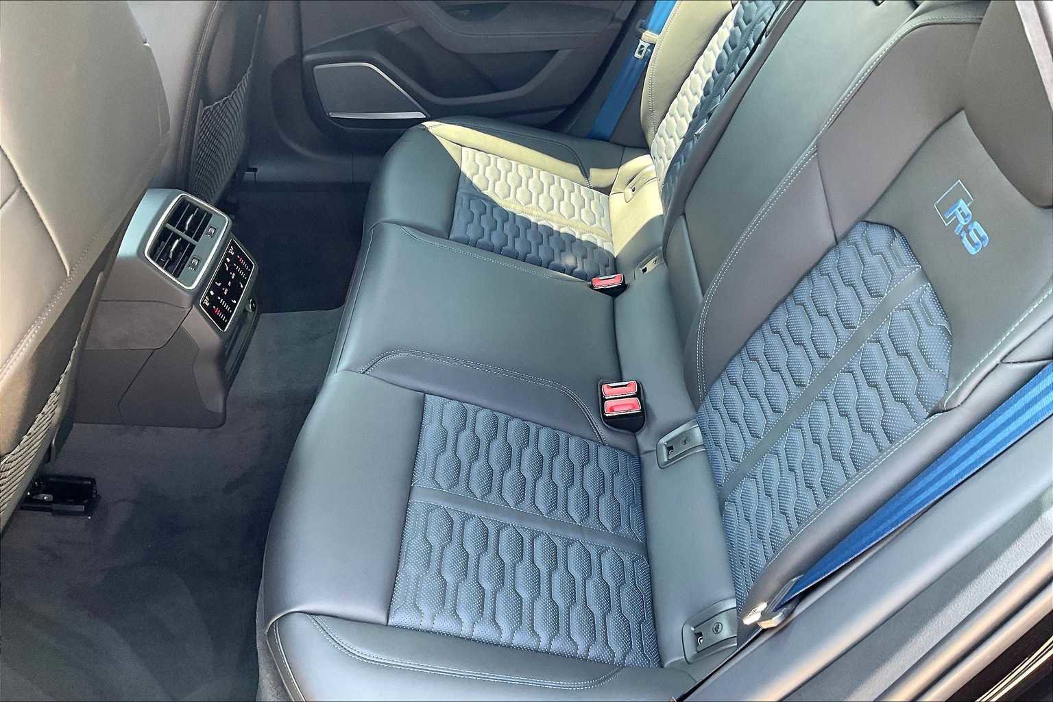 New 2025 Audi RS 6 performance image 17