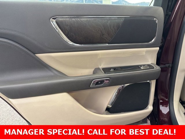 Used 2019 Lincoln Continental Select image 19