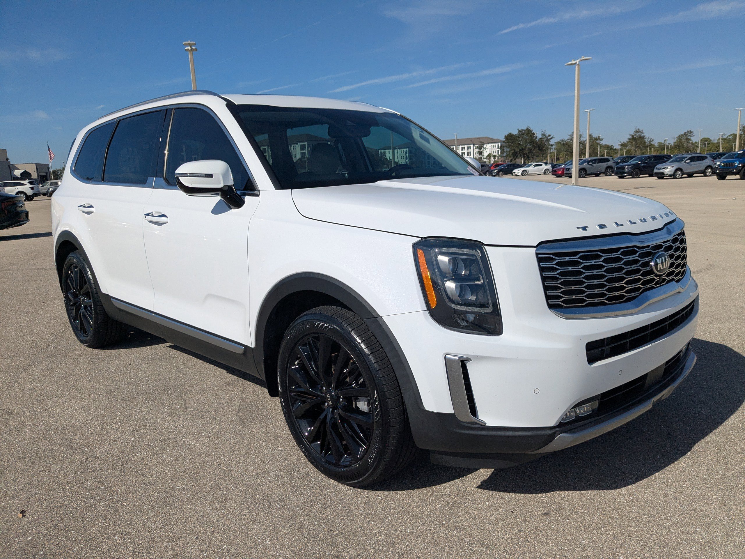 Certified 2021 Kia Telluride SX w/ Towing Package image 2