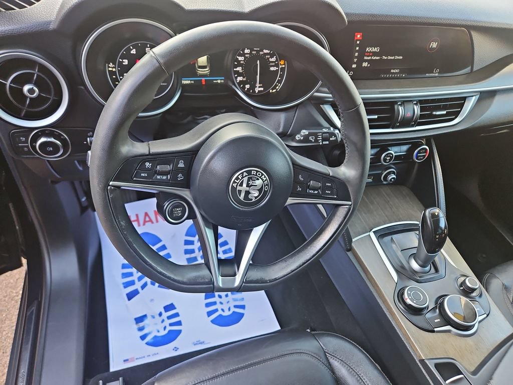 Used 2018 Alfa Romeo Stelvio Ti AWD/4WD image 14